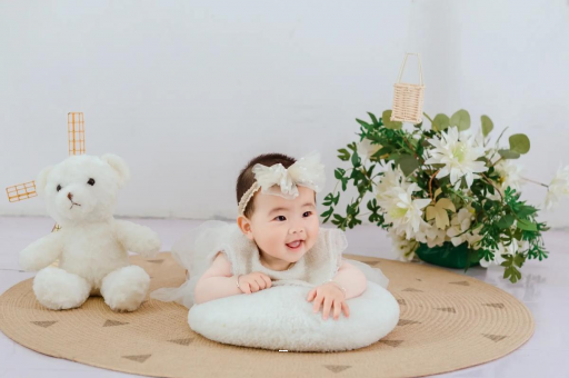 伊犁哈萨克孕妇几个月肚子大